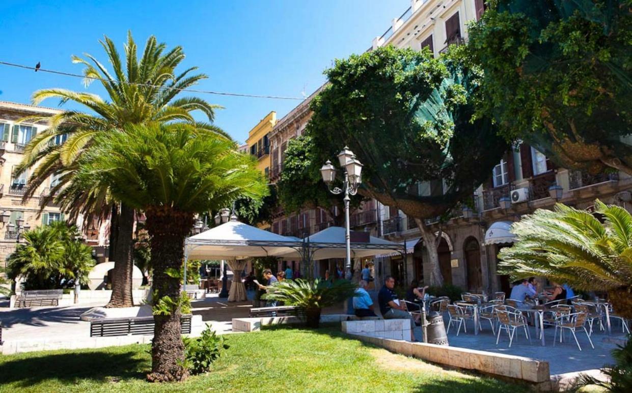 Al Corso Bed and Breakfast Cagliari Eksteriør billede