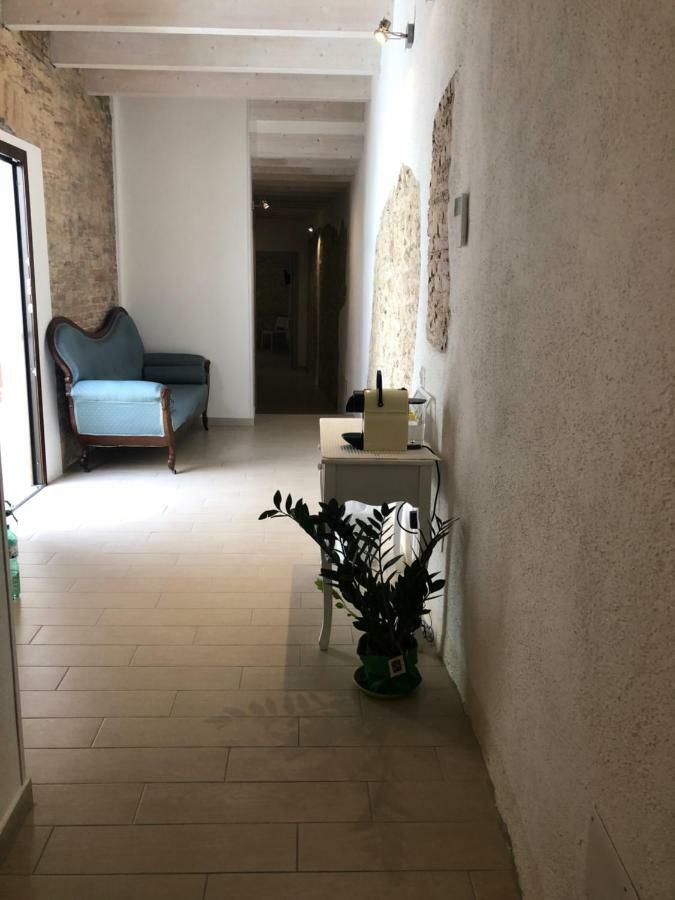 Al Corso Bed and Breakfast Cagliari Eksteriør billede